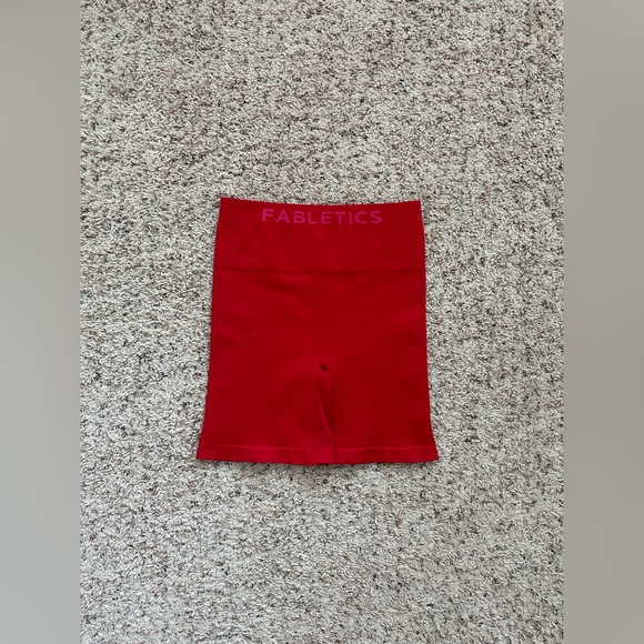 Fabletics Sync Seamless High-Waisted 6'' Short in Sweet Cherry/Plush Pink - Picture 7 of 8